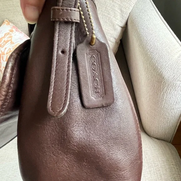 VINTAGE Coach Brown Leather Soho Small Satchel from 90s. - Picture 8 of 15
